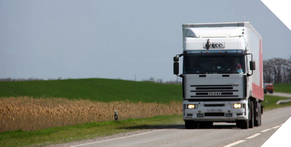 В Уральских трассах на время жары введено ограничение движения для грузовиков